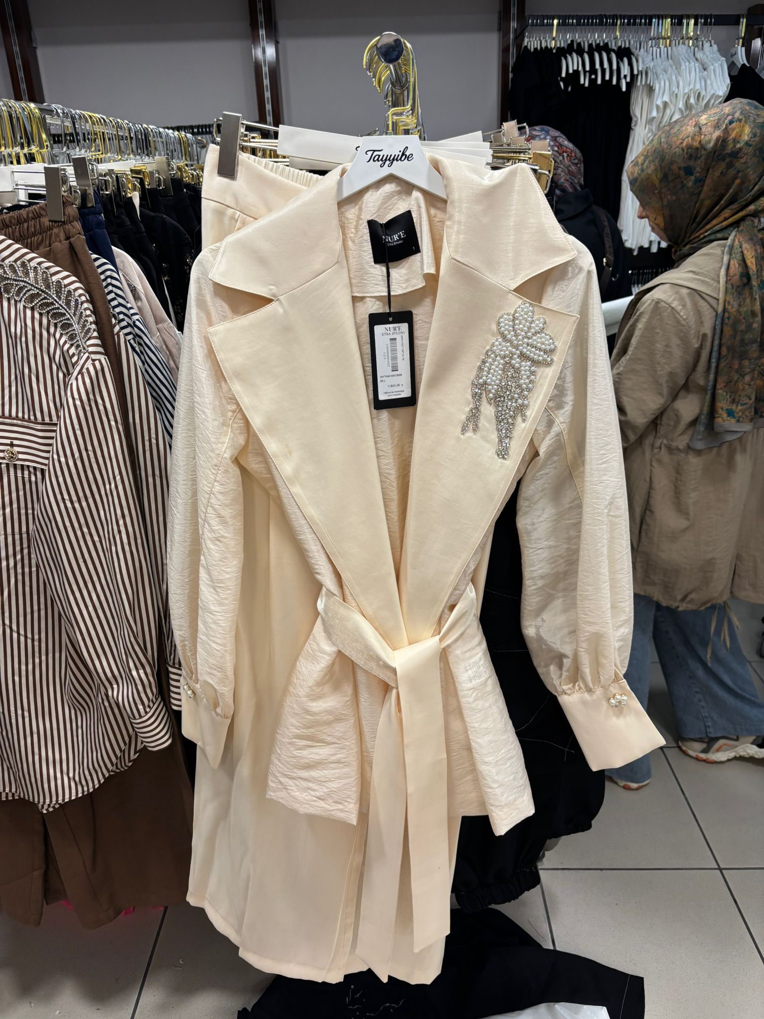İtalyan Yaka İşleme Tkm Bej 1
