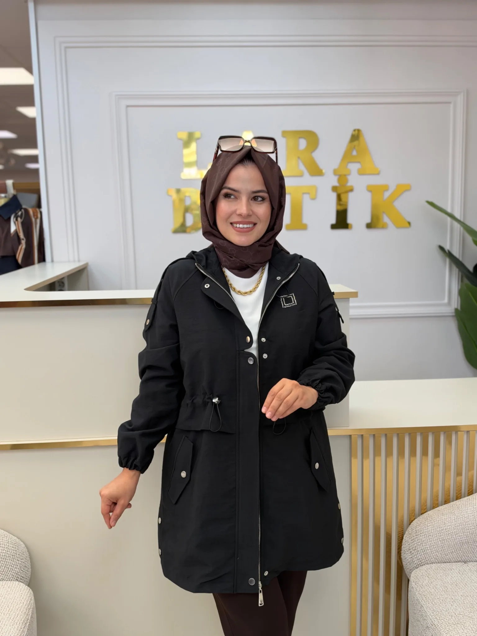 STELLA STORE BELDEN AYARLAMALI TRENCH Siyah