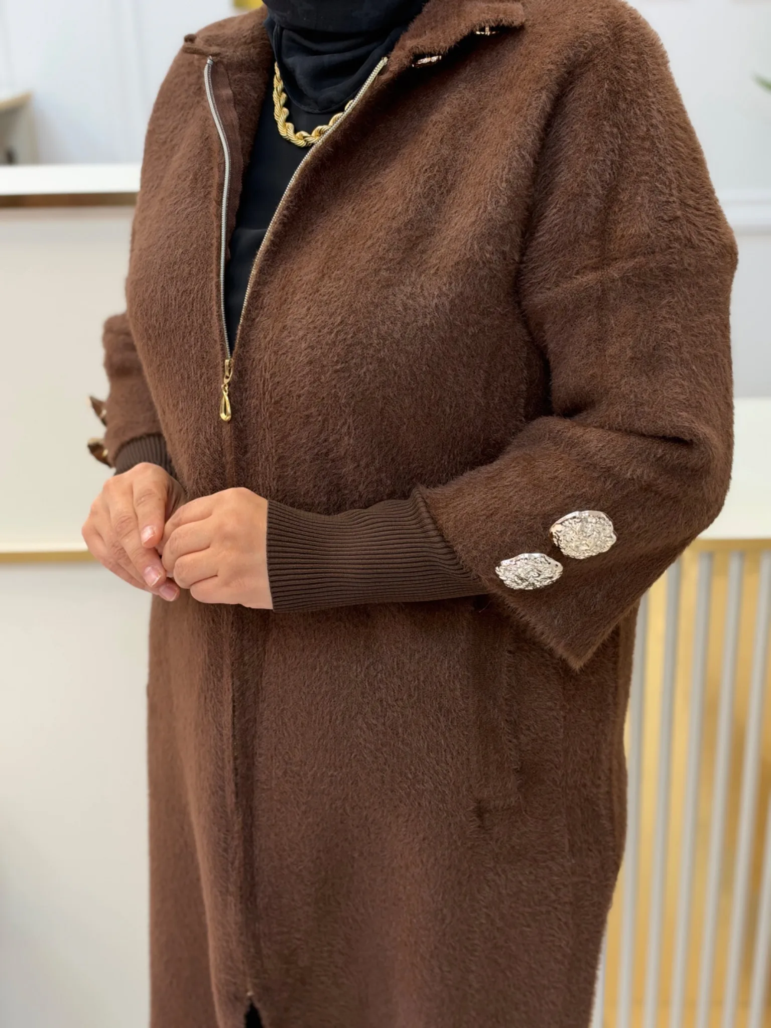 TRİKO BROŞ DETAYLI ANGORA HIRKA Kahverengi 2