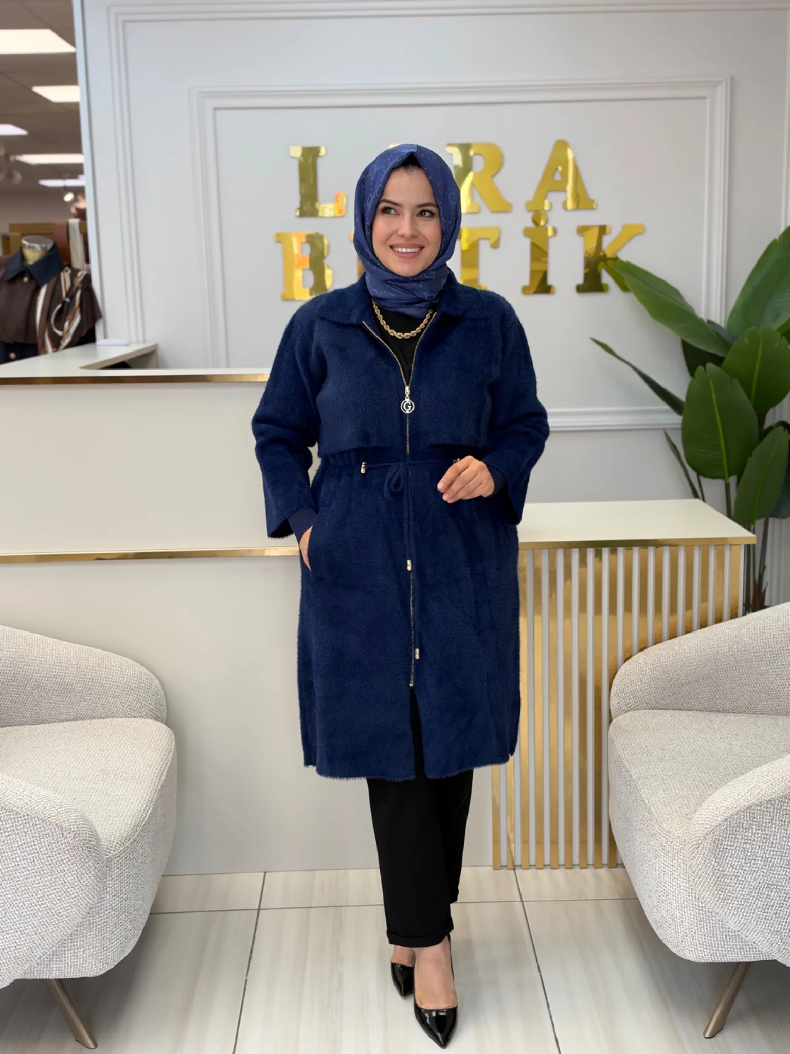 GÜLSELİ TRİKO KOL VE FERMUAR DETAYLI ANGORA HIRKA Lacivert