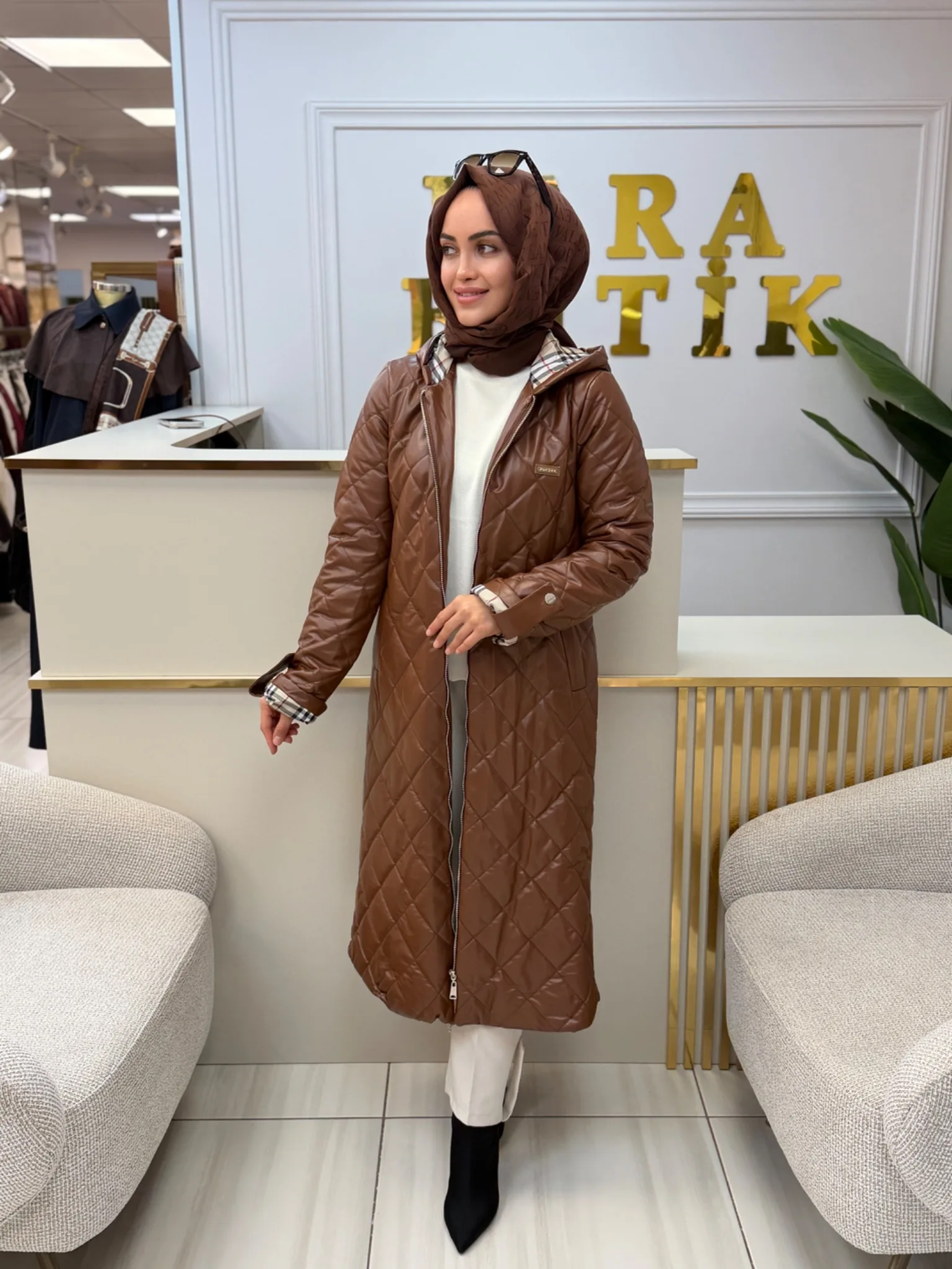 BUTİX DERİ KAPİTONE KABAN Taba