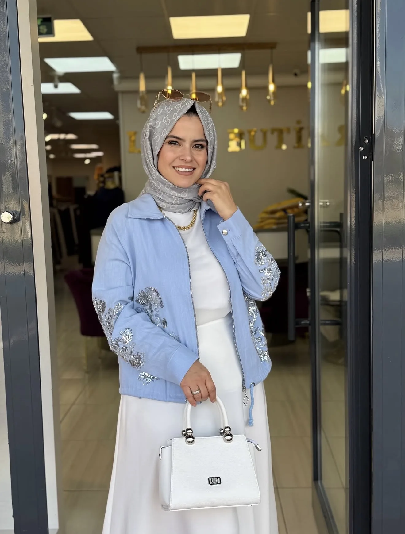 ETEK ÜSTÜ TAŞ İŞLEMELİ CEKET Mavi 2