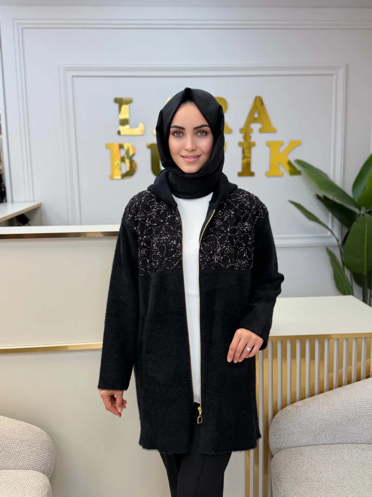 GÜLSELİ ÇİÇEK DESENLİ ANGORA HIRKA Siyah