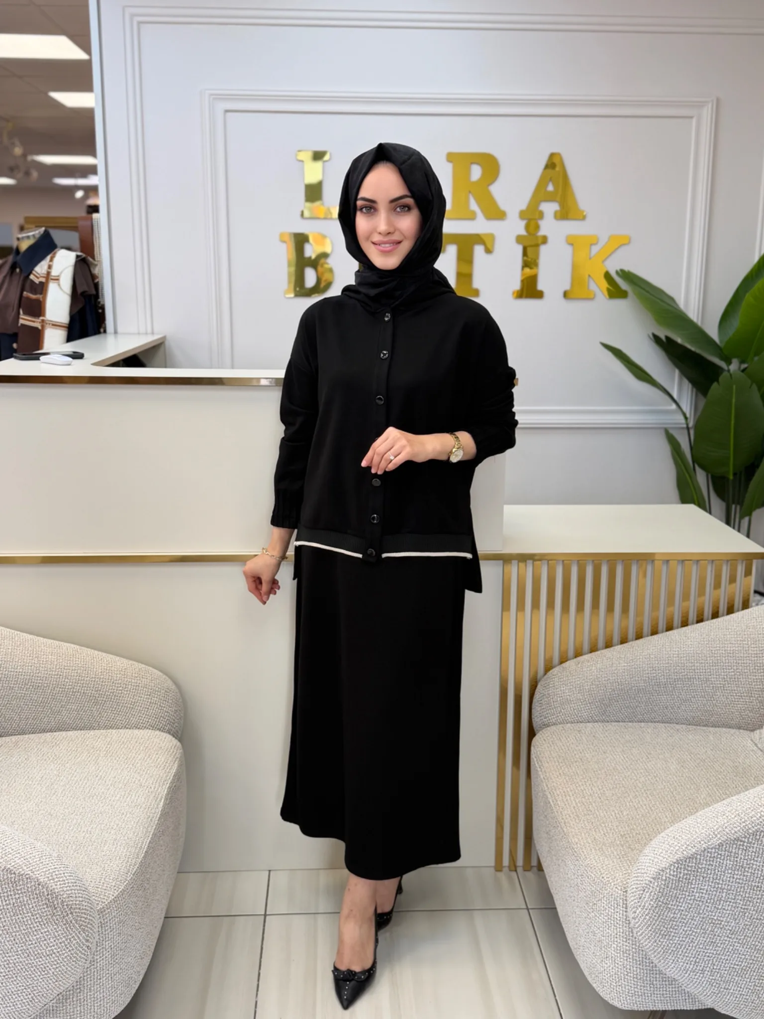 SAYNA ÇİZGİ DETAYLI DÜĞMELİ ETEKLİ TAKIM Siyah