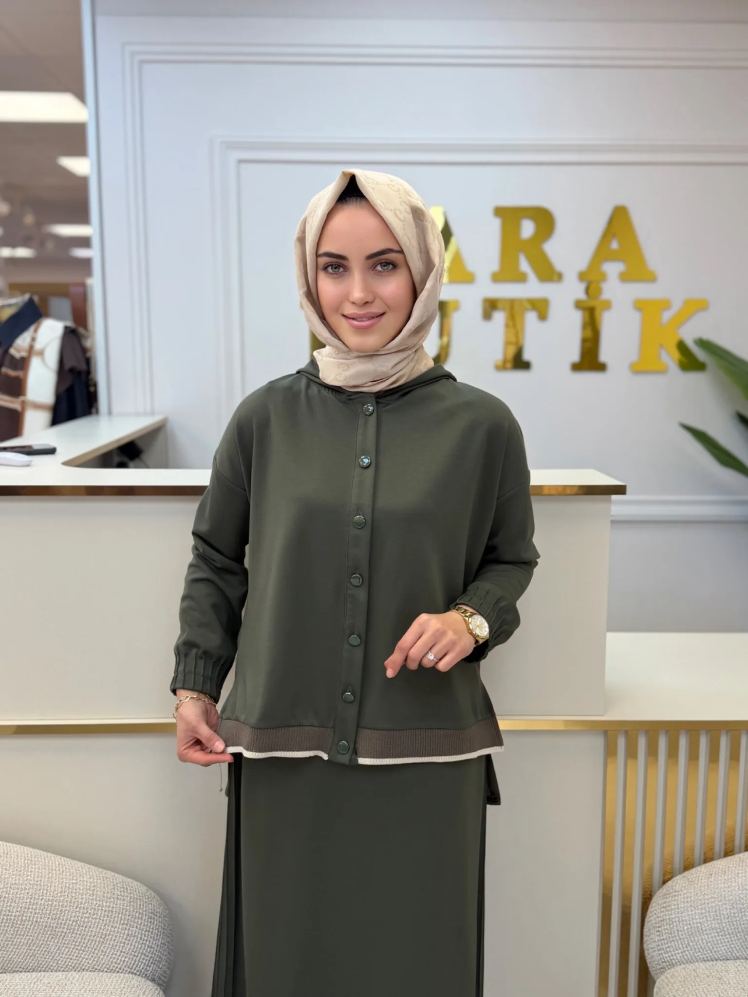 ÇİZGİ DETAYLI DÜĞMELİ ETEKLİ TAKIM Yeşil 2