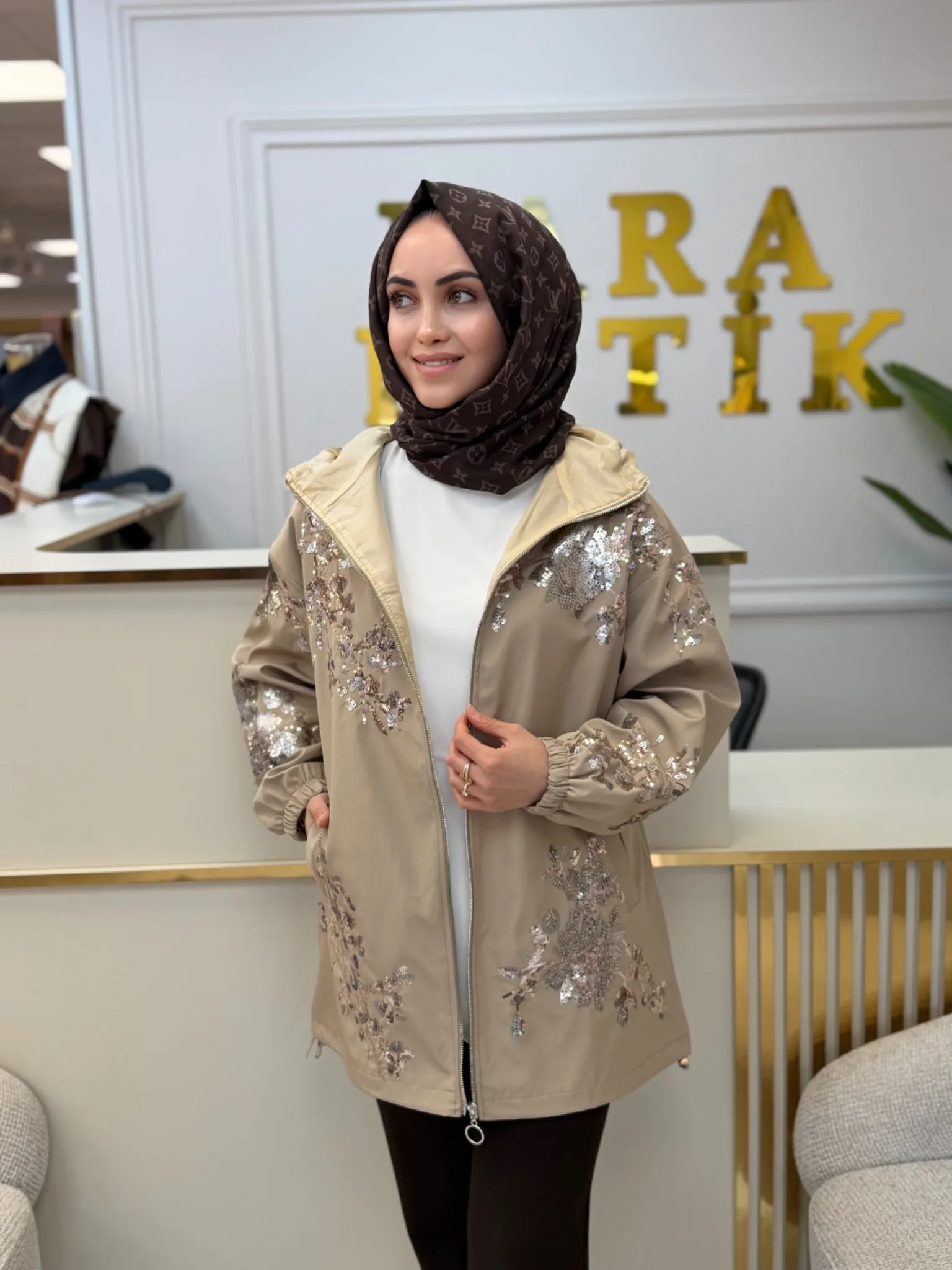PAYET İŞLEMELİ KAPÜŞONLU KAP Bej 2