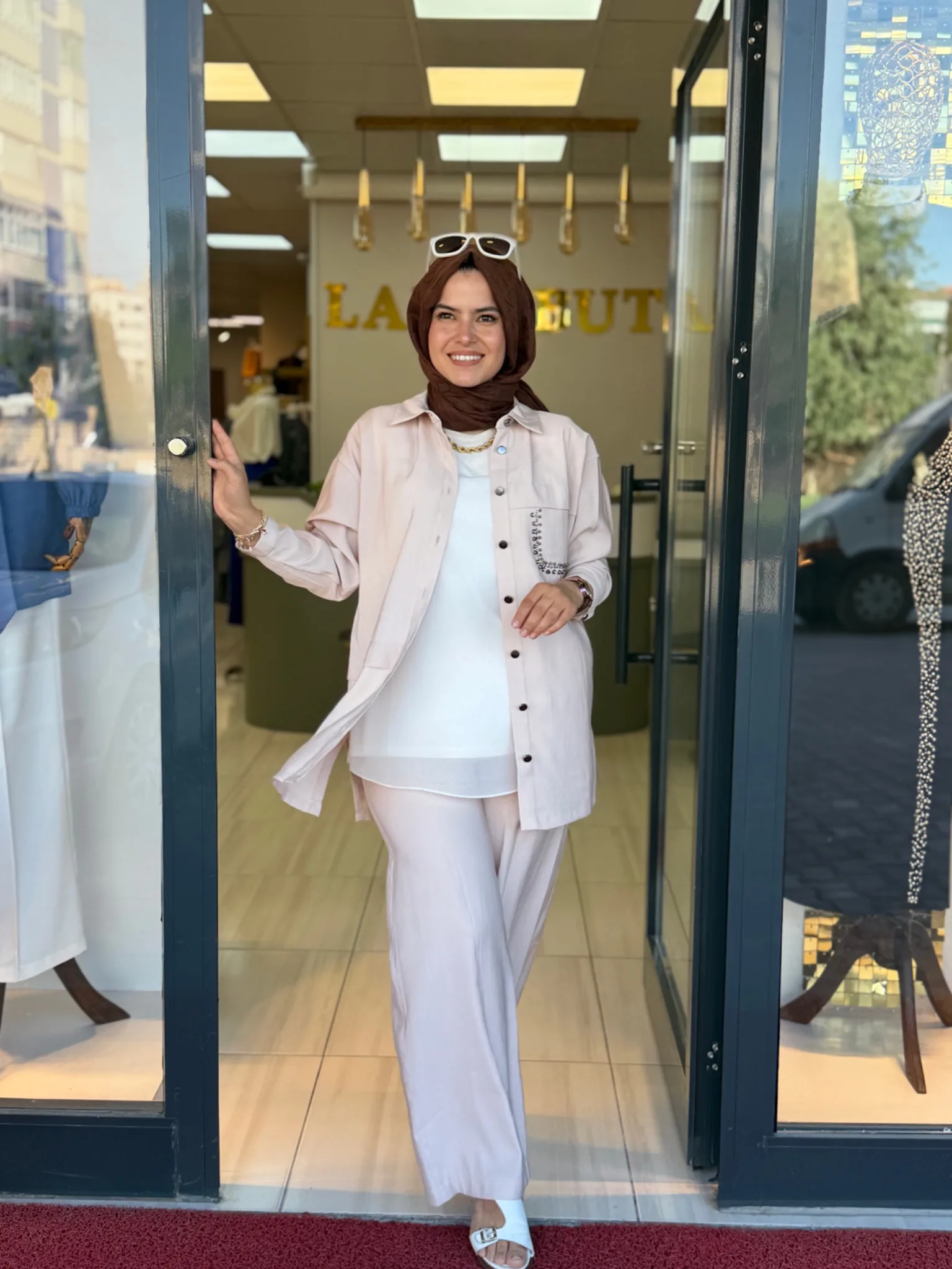 İZ PANTOLONLU TAKIM Bej