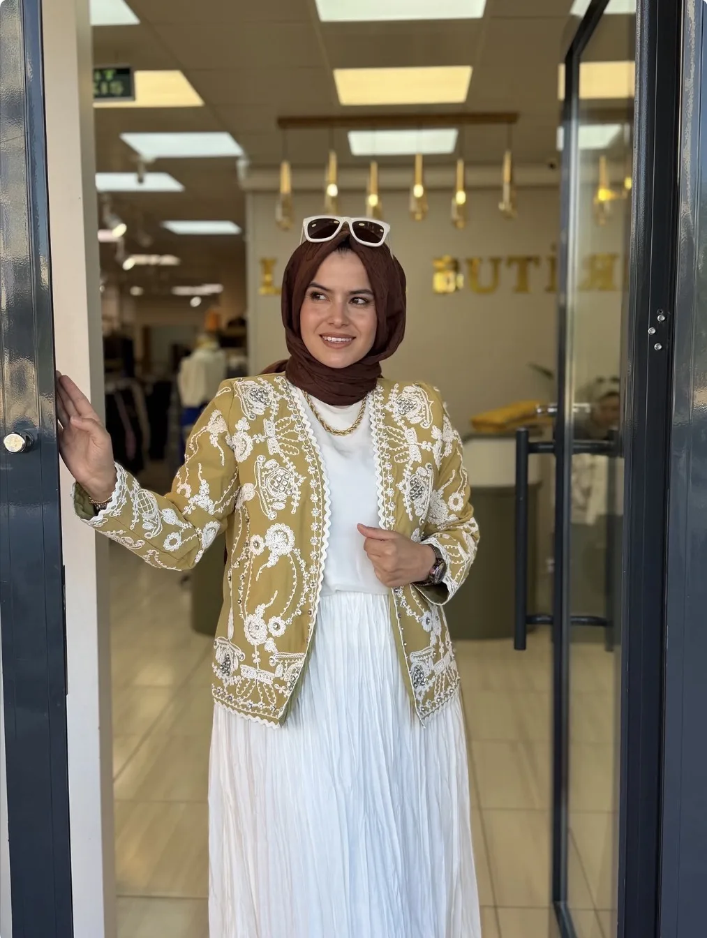 NAKIŞLI ETEK ÜSTÜ CEKET Yağ Yeşili 2