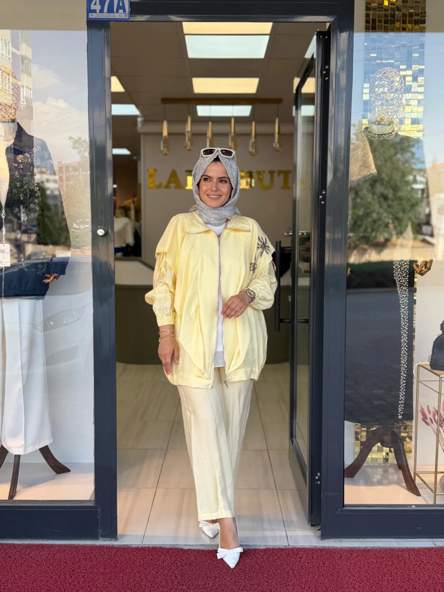 YUQA STORE PANTOLONLU TAKIM Sarı